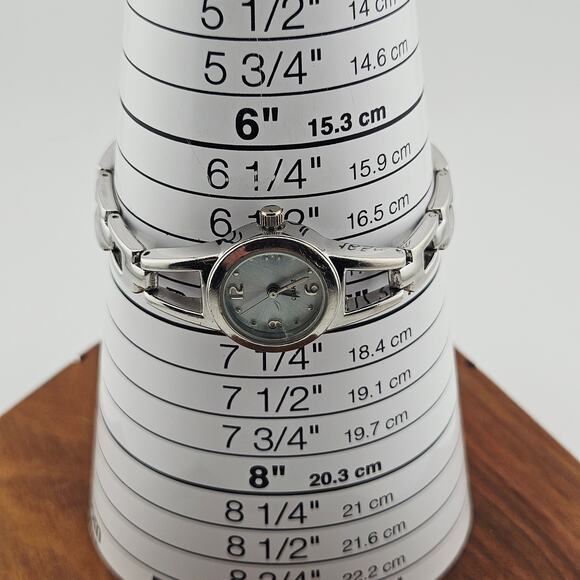 Quartz Women's Silver Bracelet Watch Contemporary Minimalist Link Casual Daily - Picture 7 of 7